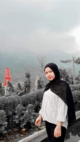 Nuraini profile icon