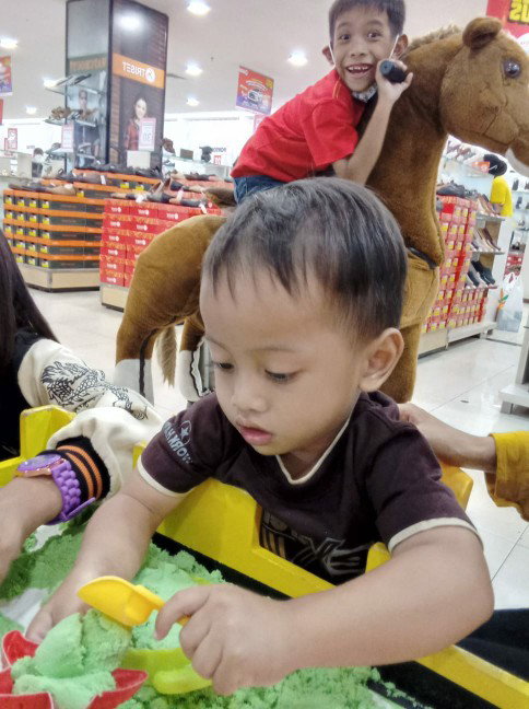 Riska Adela profile icon