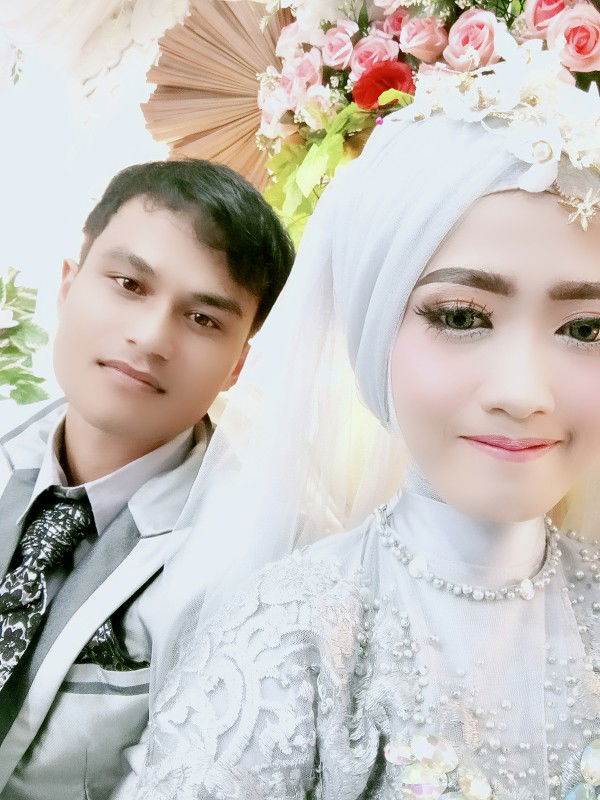 Tuti Kim Lee Hwang profile icon