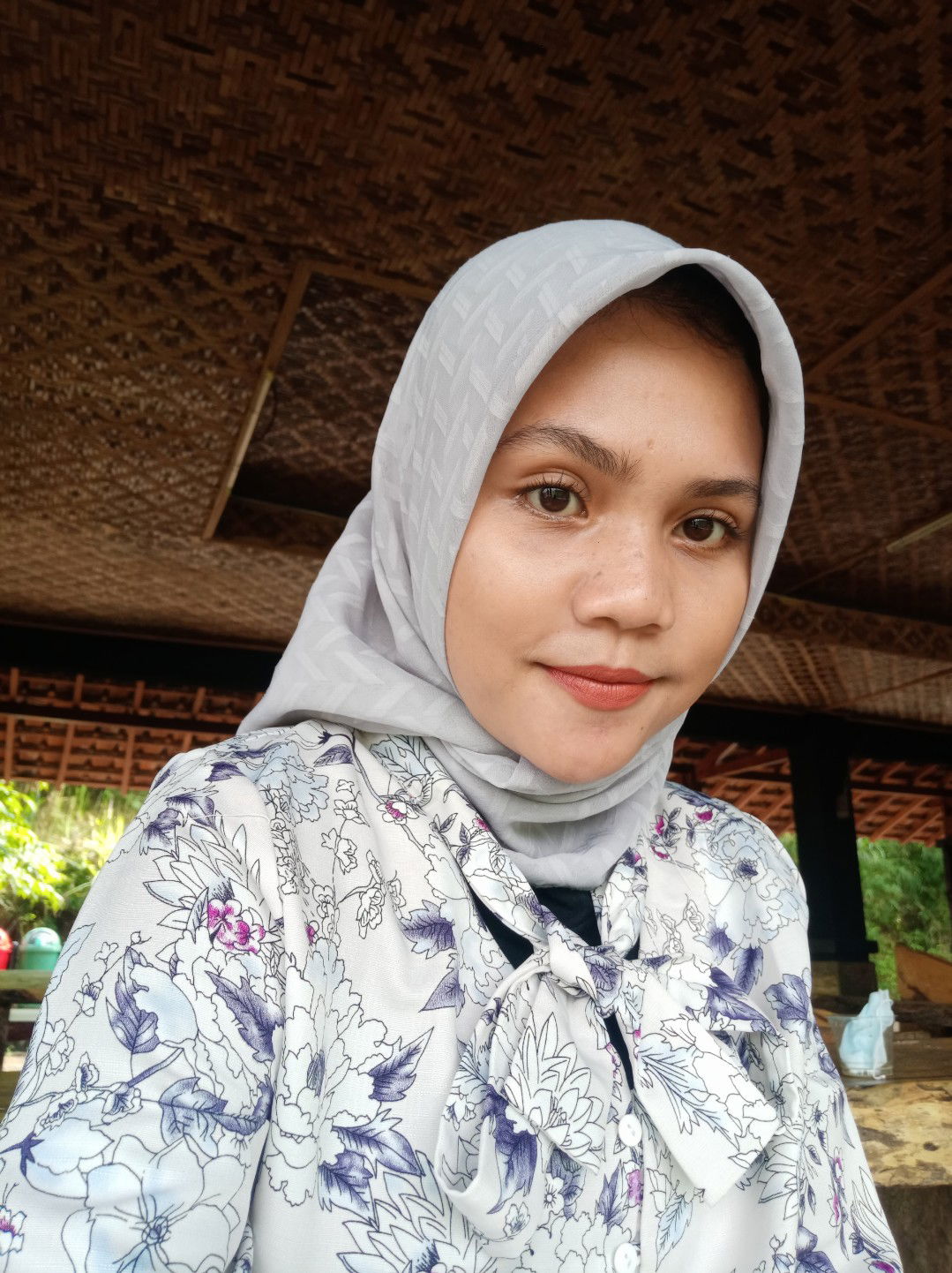 Luluk Pratika profile icon