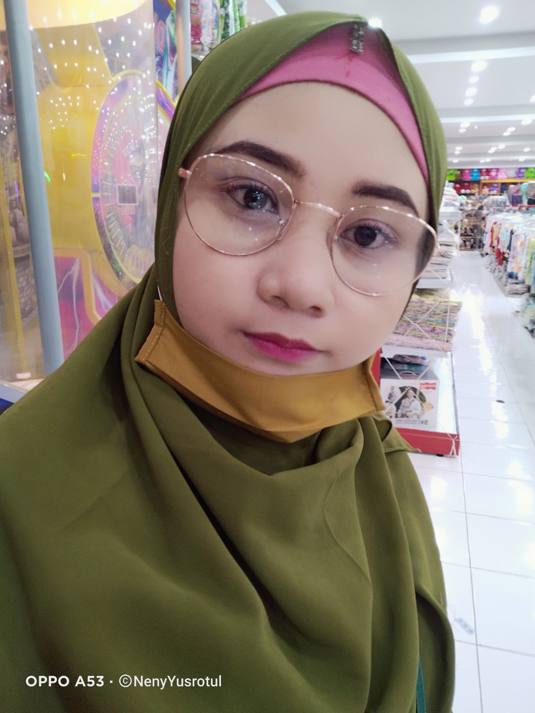 Neny Yusrotul Khoiriyah profile icon