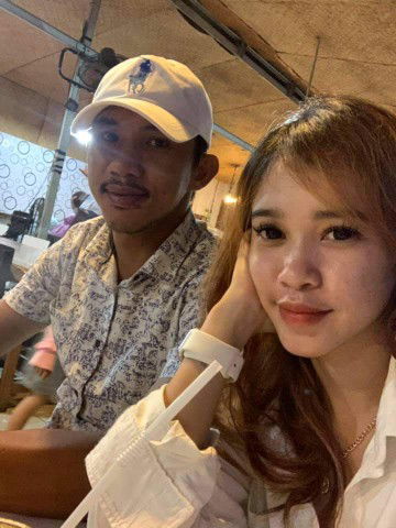 Larassaty B.S profile icon