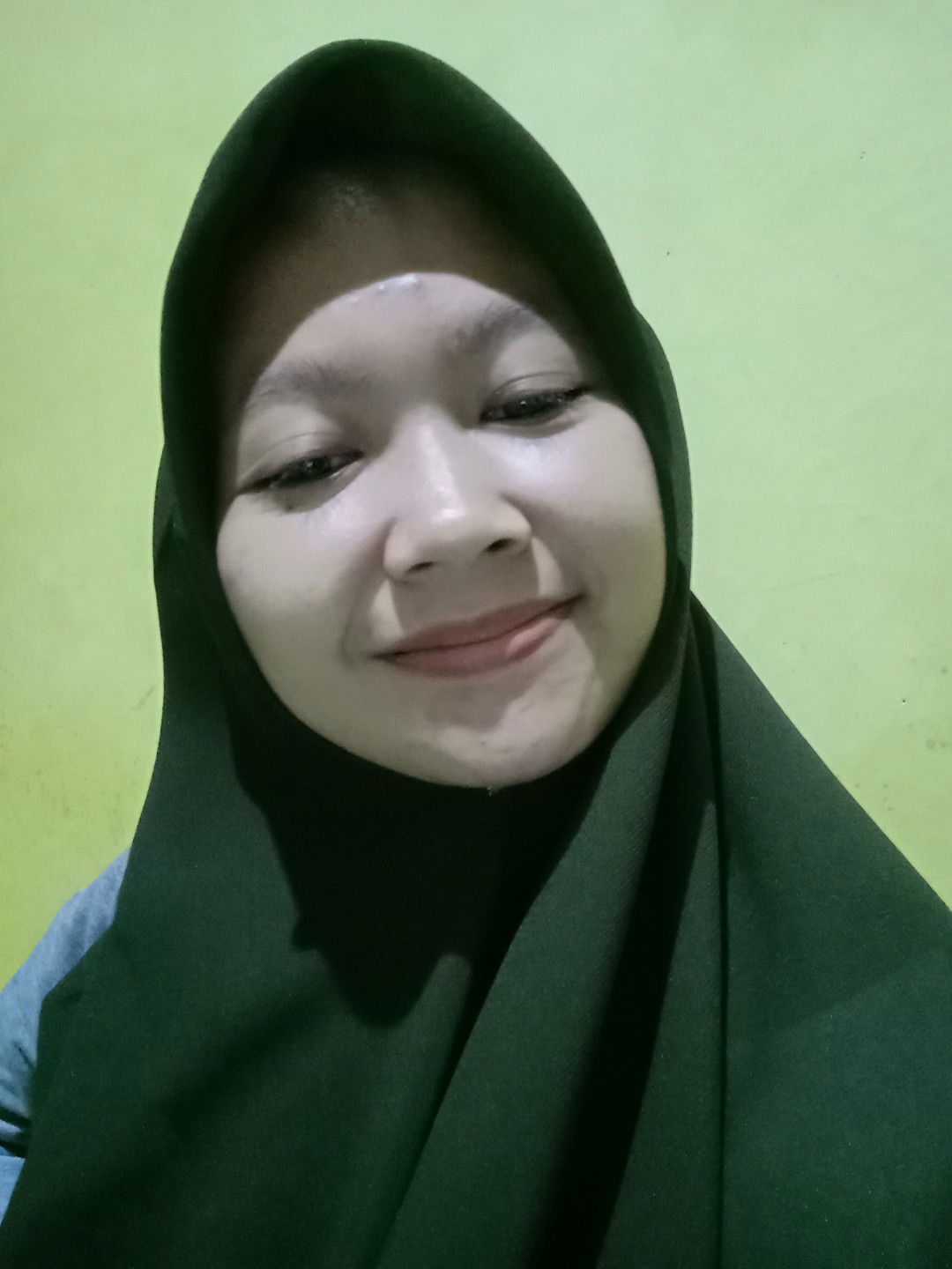 Putri Handayani profile icon