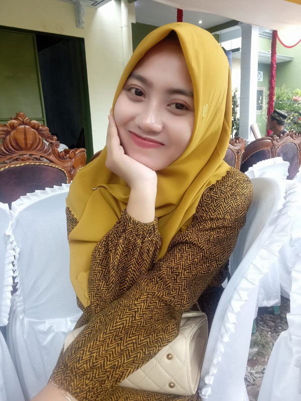 fely safitri profile icon