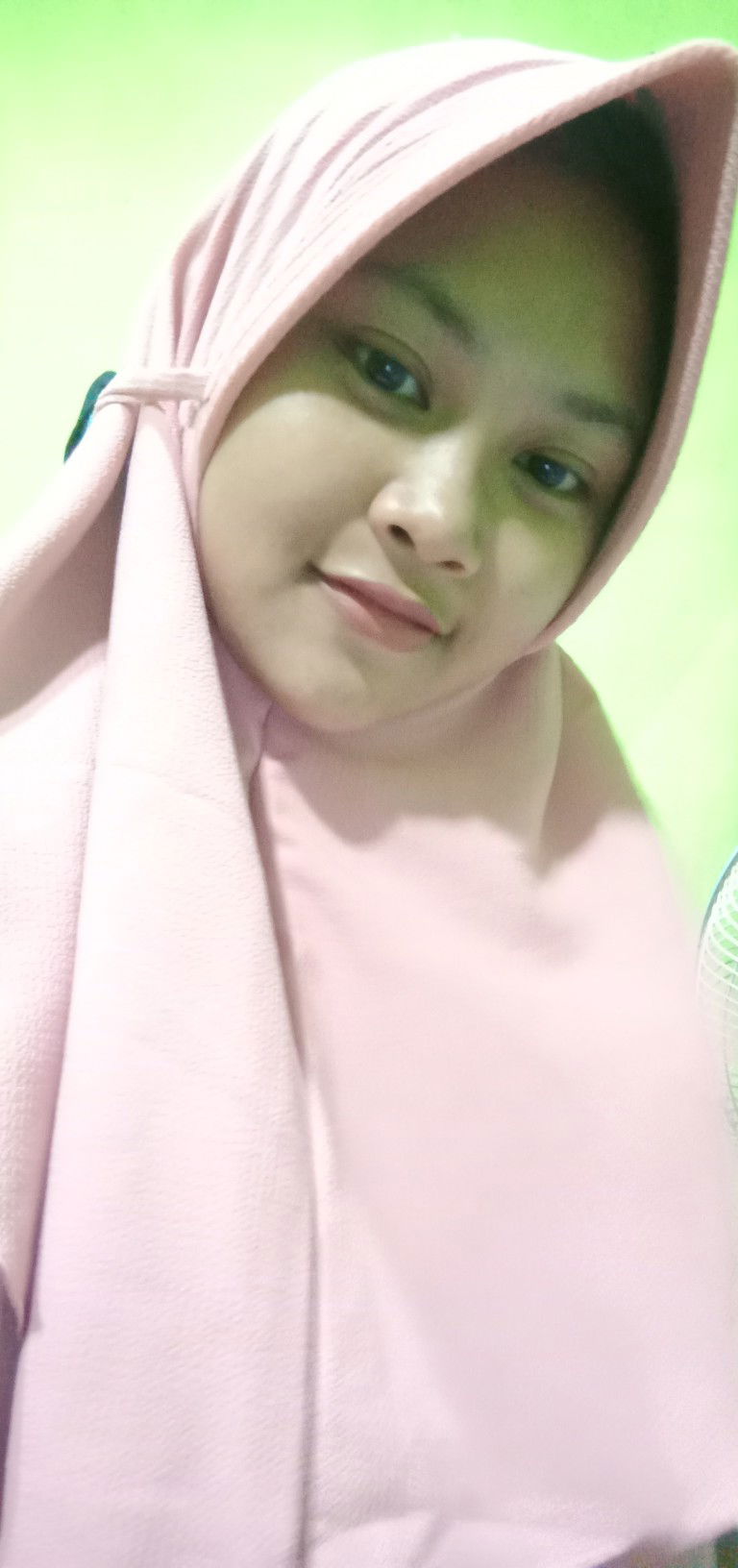 Nevi Elvia Nurjaman profile icon