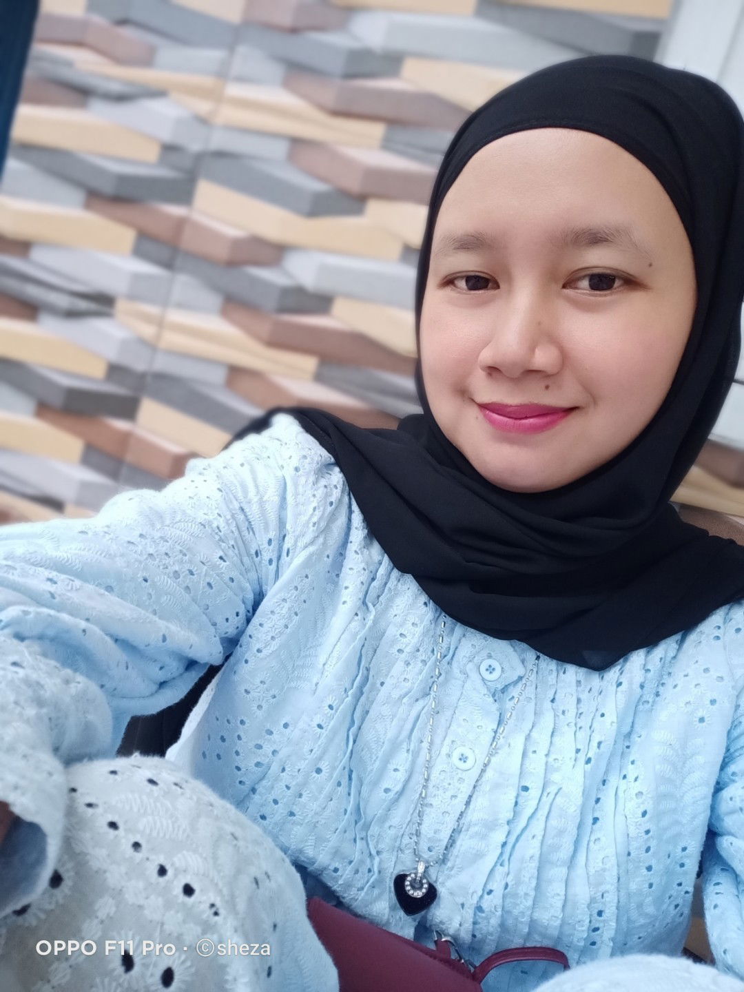 Ratih setiawati profile icon