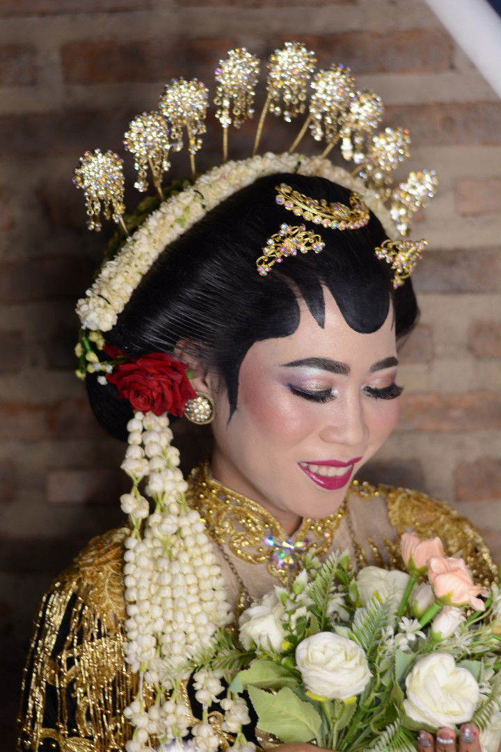 Wahyuni Nurul Azizah profile icon