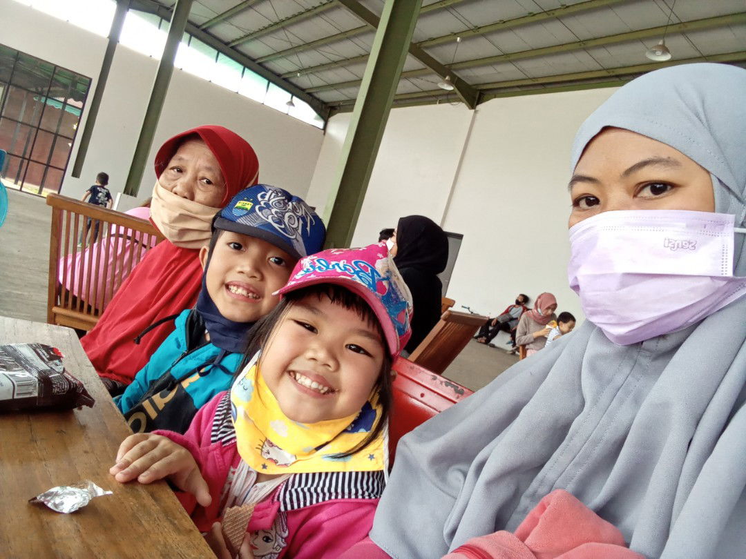 Dewi Sumiyati profile icon