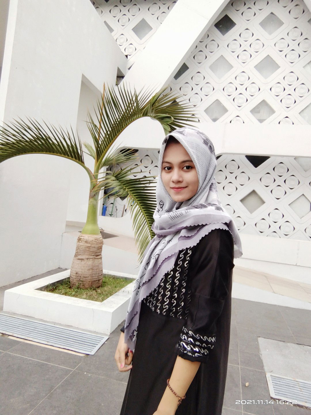 ela ajid profile icon