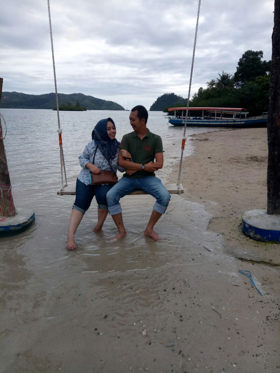 Defi Apriyanti profile icon