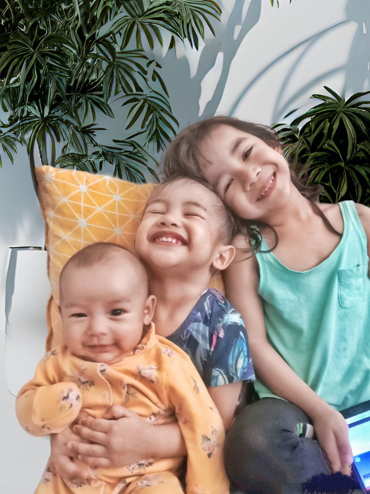 Nur Emylia profile icon