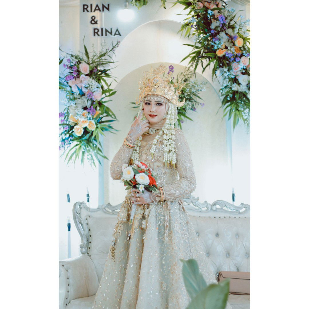 Rina Apriyana profile icon