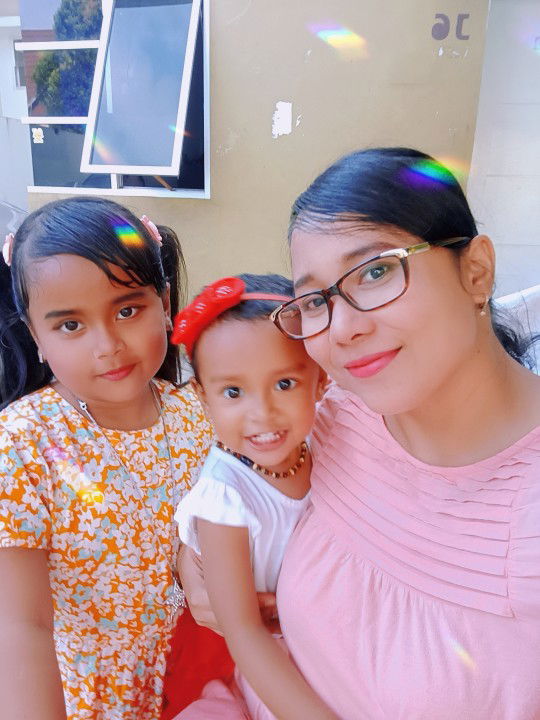 Helen Febri Arta profile icon