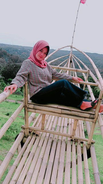 pia Oktaviani profile icon