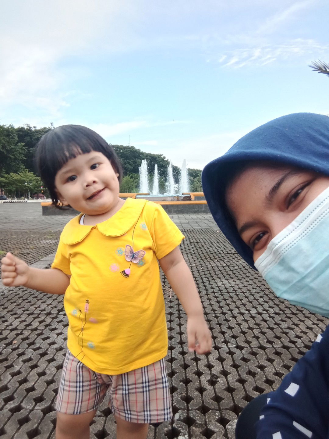 Monica Oktavia profile icon