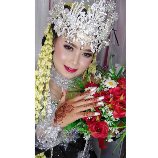 ShARAh F.N.A profile icon