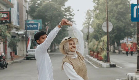 Reni Kristiyawati profile icon