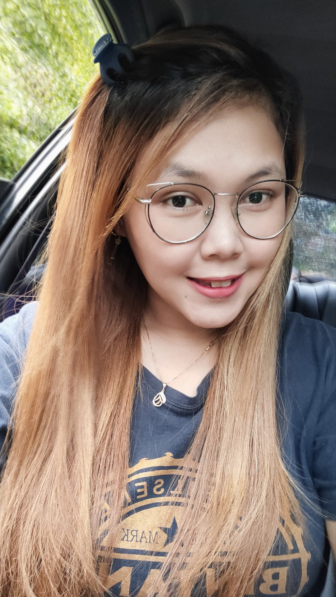 nika aditya prahasti profile icon