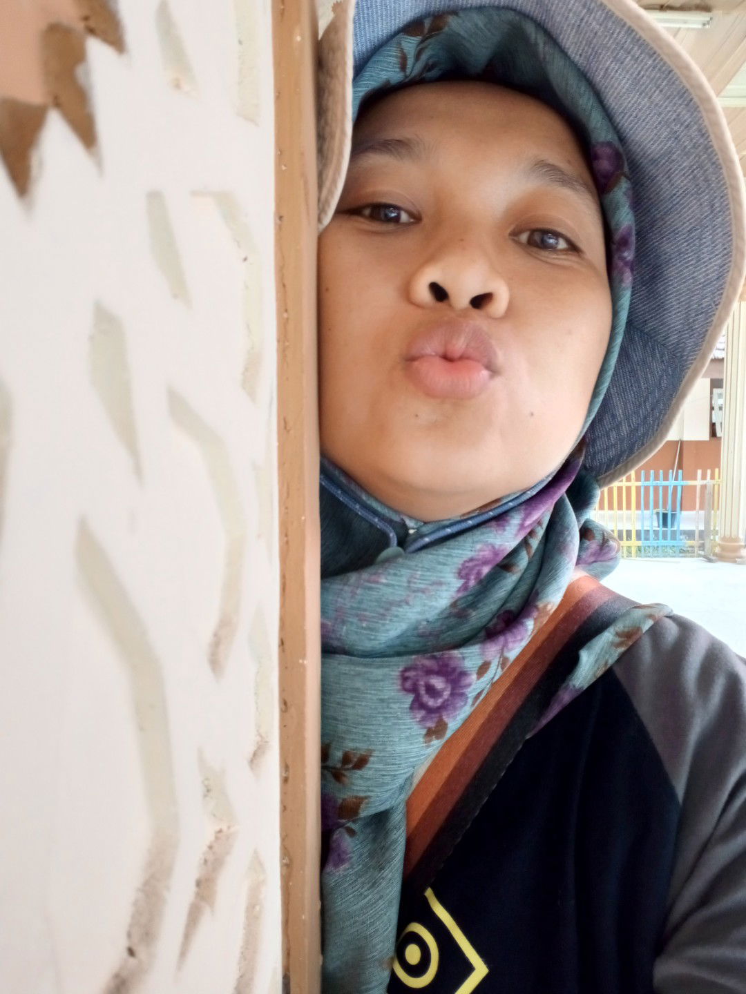 Ninda Ika Nurhidayati profile icon