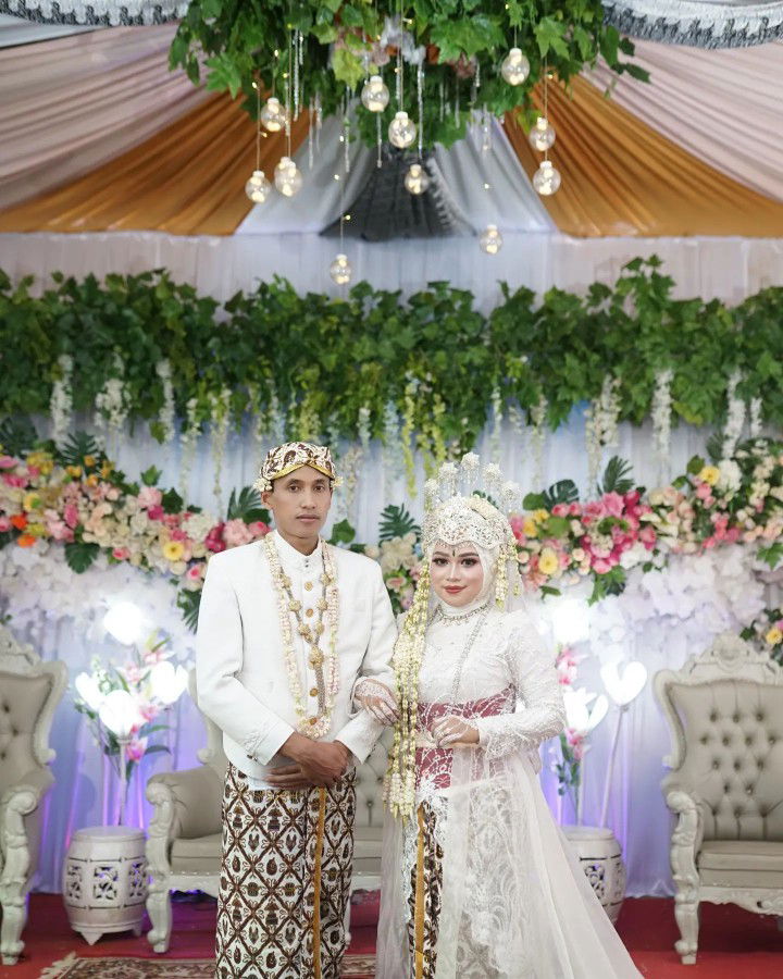 peni astuti profile icon