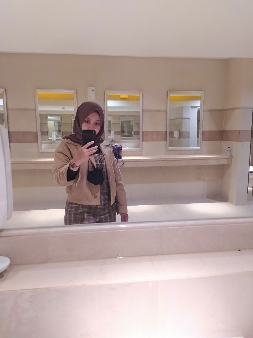 Desy Aulia profile icon