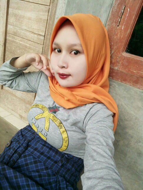 Dewi Utari profile icon