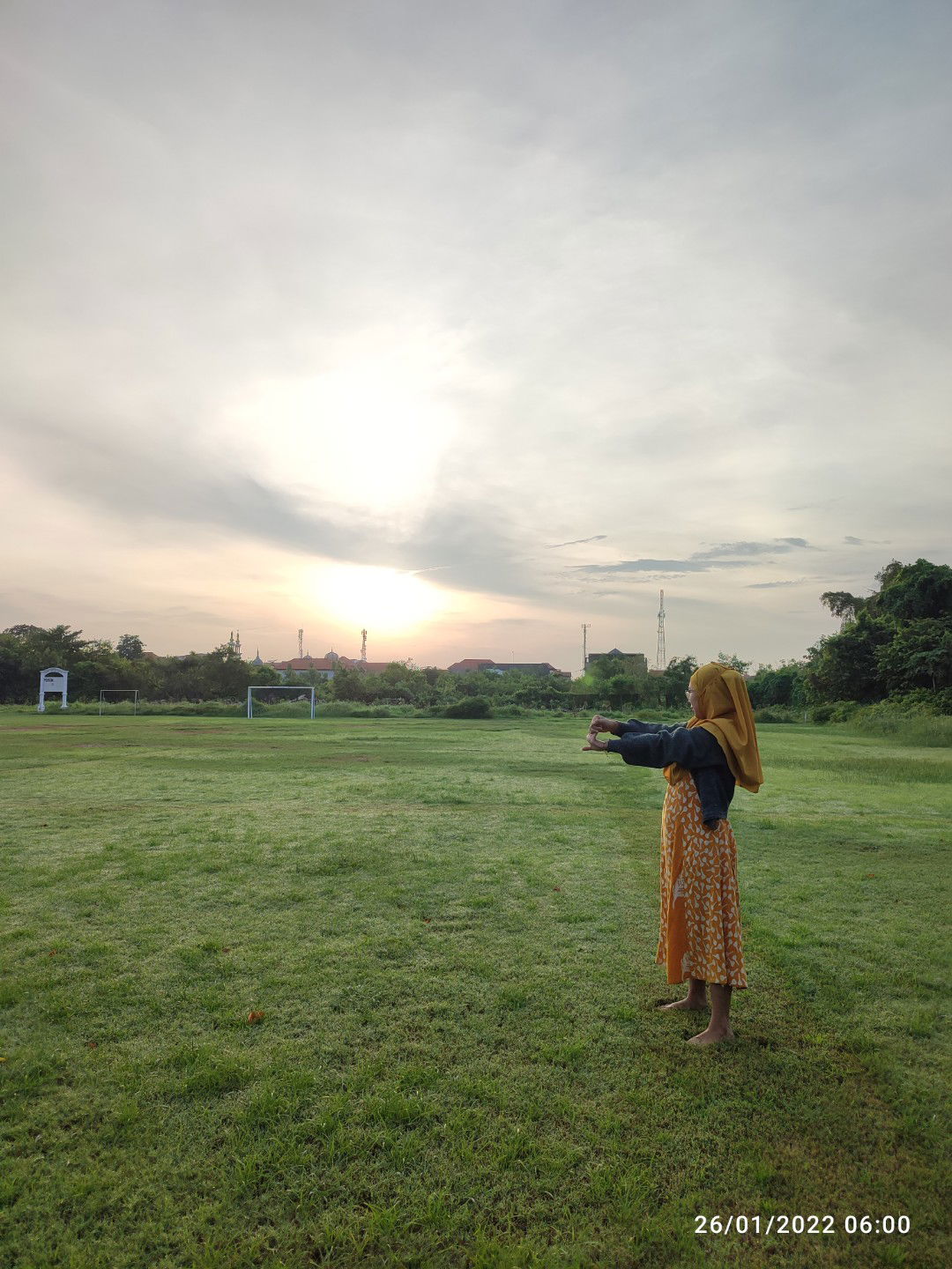 indah wahyuning profile icon