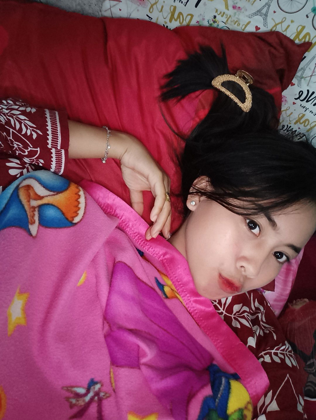 fitry suhartati profile icon