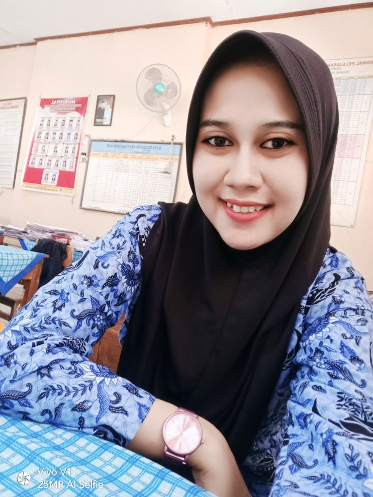 Reva Yuanitasari profile icon