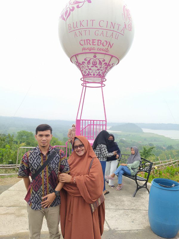 Dwi Retno Sari profile icon