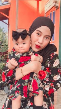 Hosna Septiana profile icon