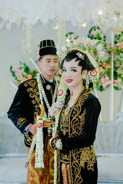 REFIKA DWI profile icon