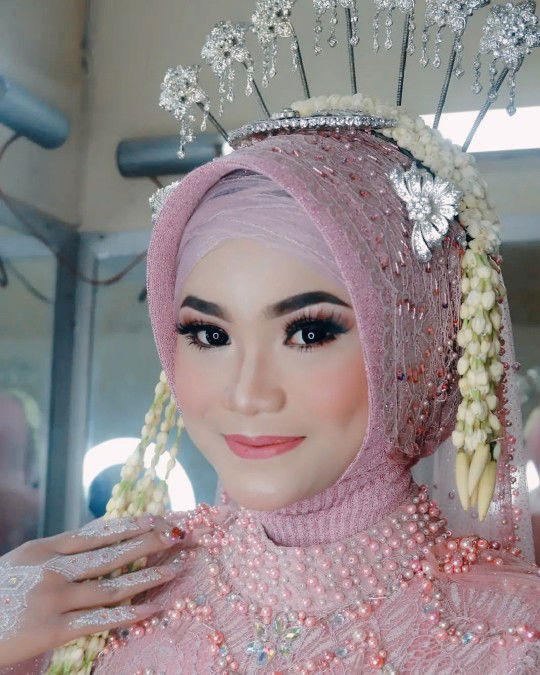 Aina Vita Nabila profile icon