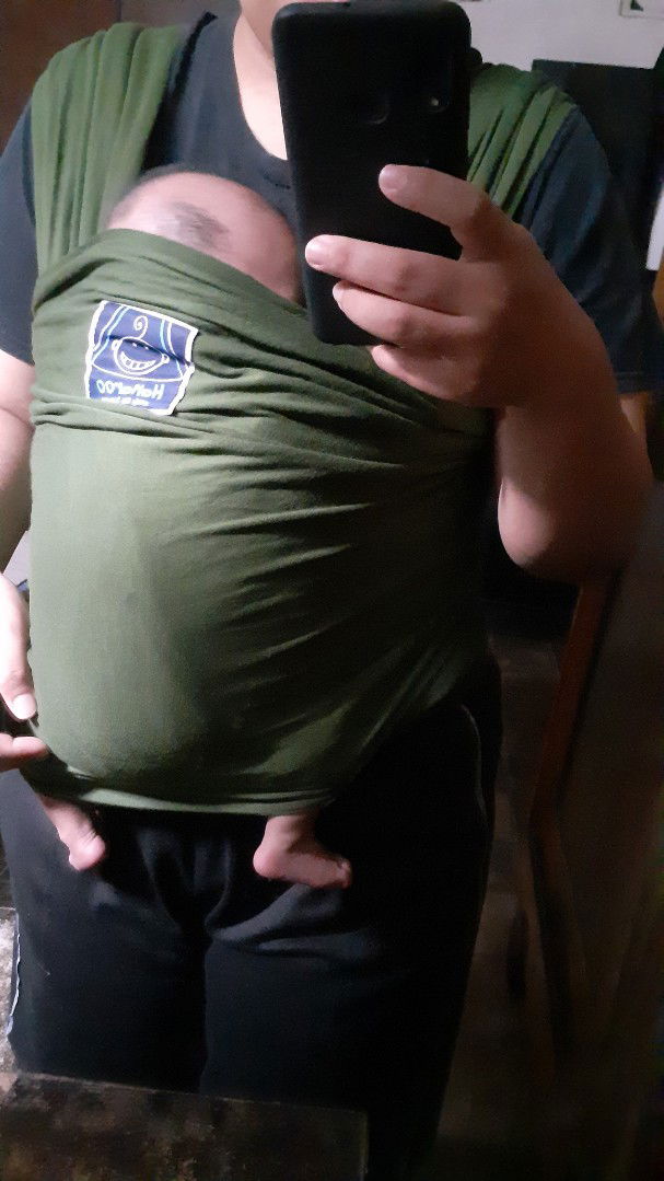 gendong bayi 2 bulan