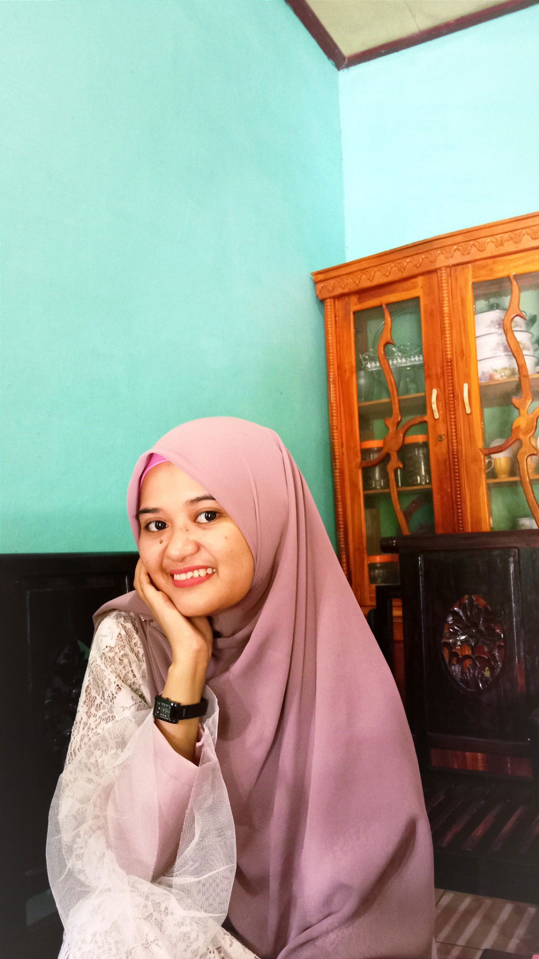 try husnawati profile icon