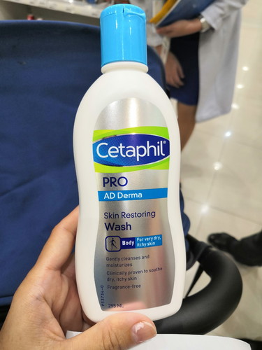 Cetaphil PRO AD Derma Restoring Wash