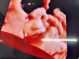 ปากยิ้มตายิ้ม มีความสุข profile icon