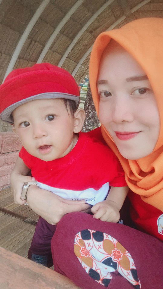 indah pertiwi profile icon