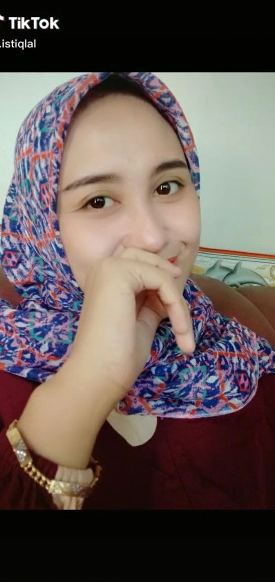 L.Z_ Nisa official profile icon