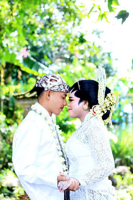 Dewi Okta profile icon