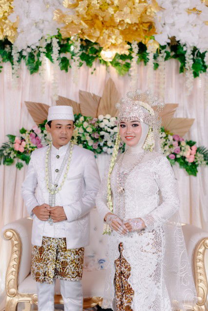 Retno Setiyowati profile icon