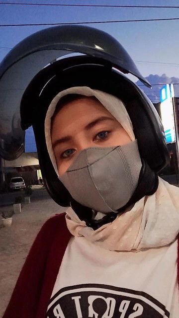 Fitri febrianti profile icon