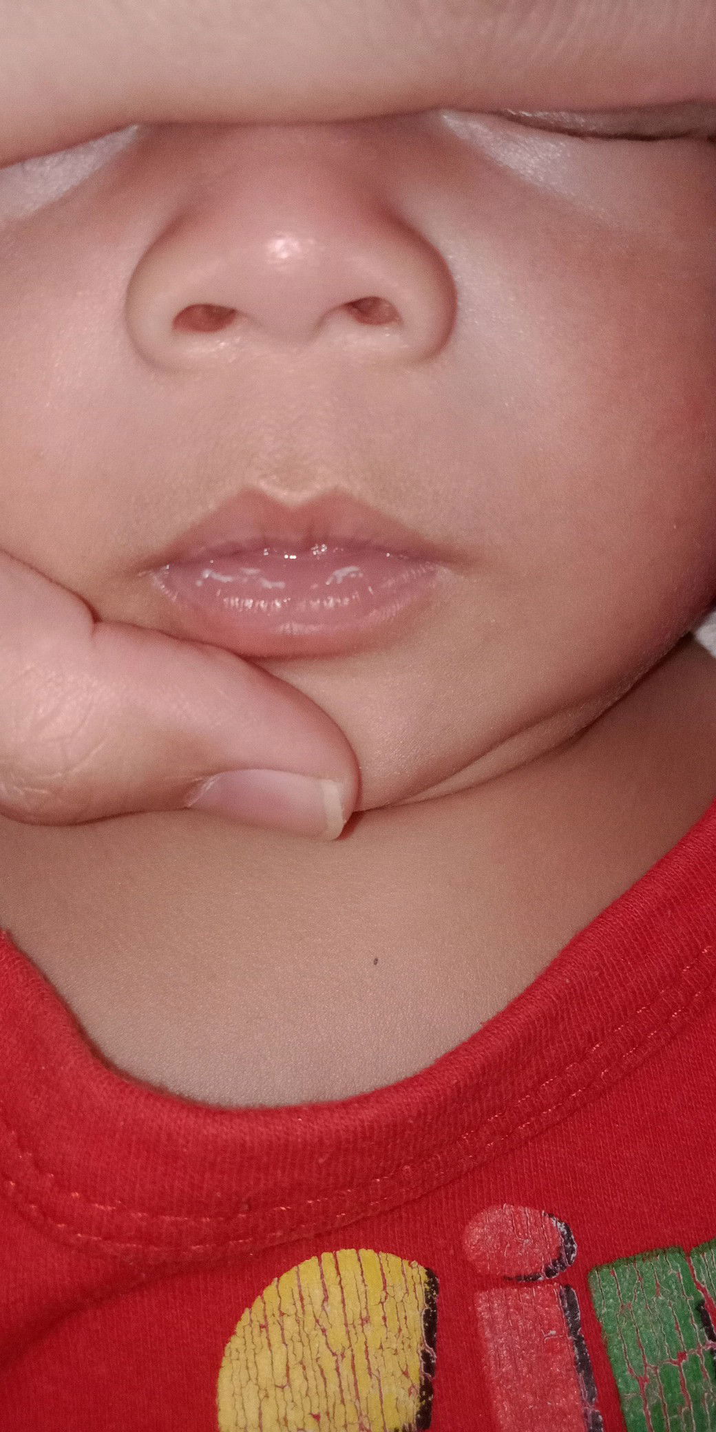 lidah&bibir bayi putih