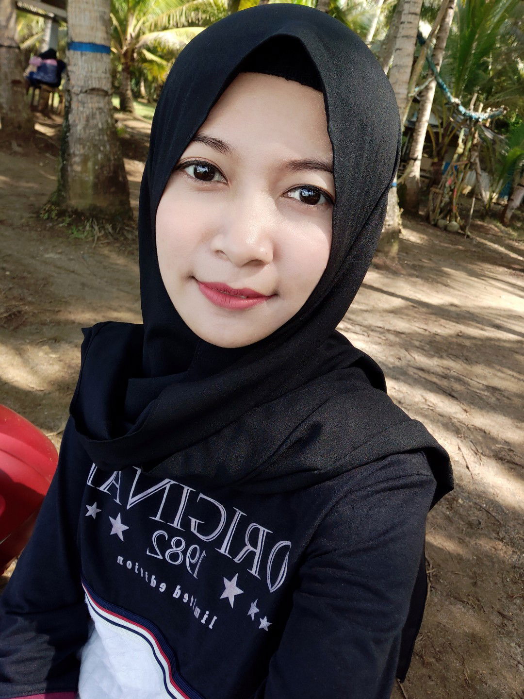 Revi Anjassari profile icon