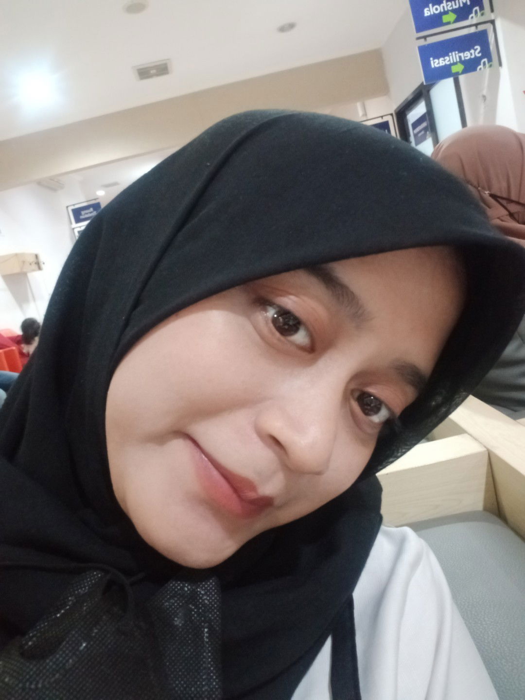 Anggraeni Utomo profile icon