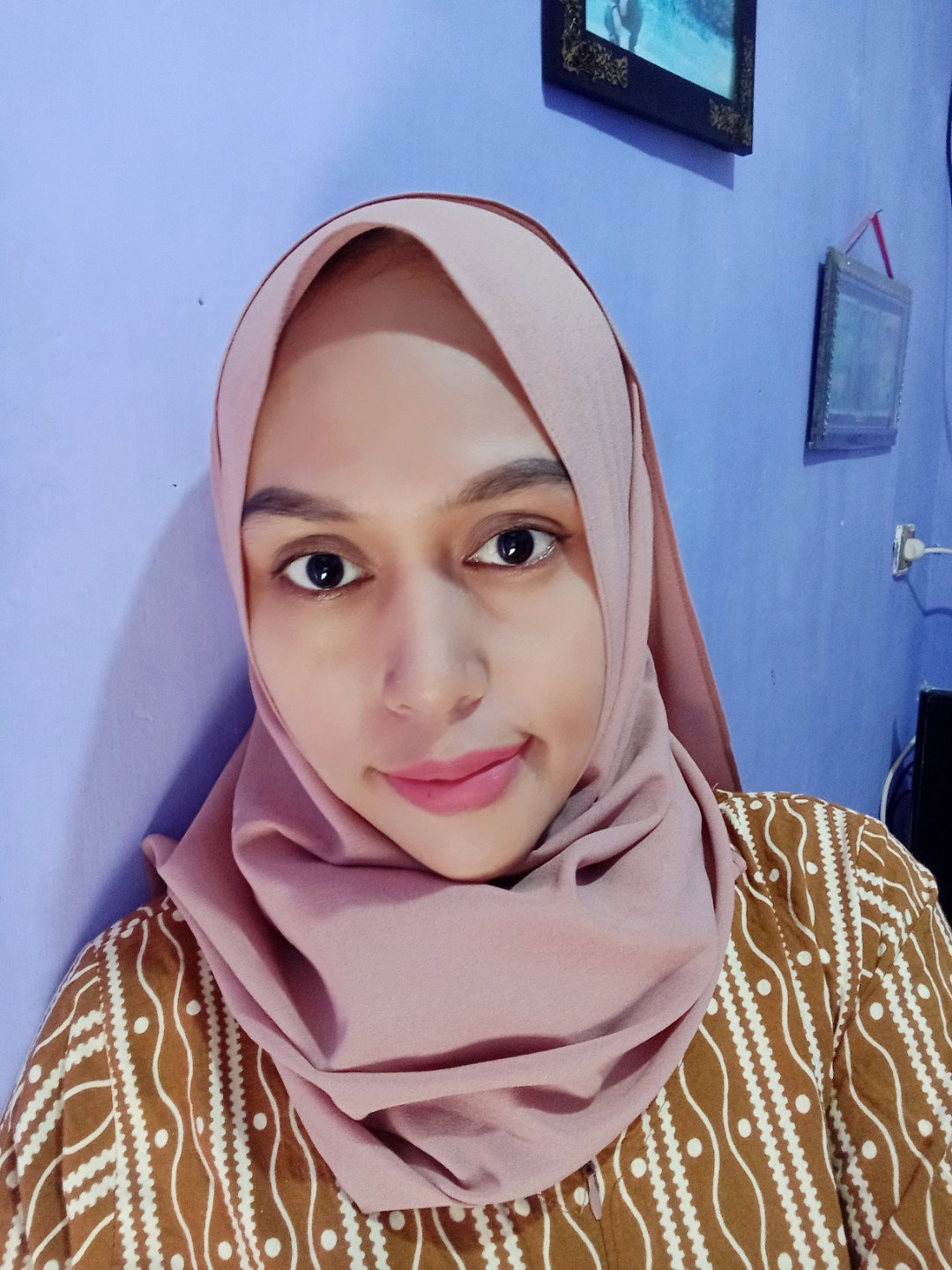 RISNI ARIYANTI profile icon