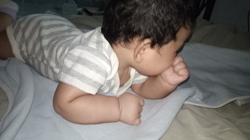 rambut bayi kaku