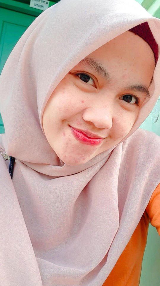 Dini Apriani profile icon