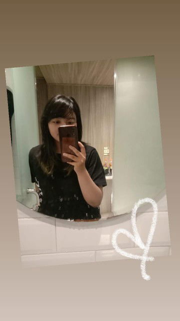 Putri Tirtana profile icon