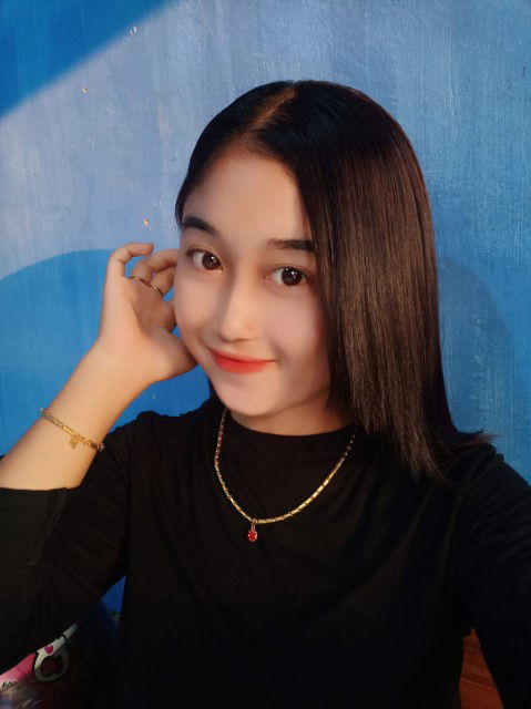 Siti Khoirunisa profile icon